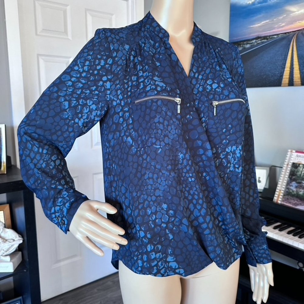 Figure flattering INC long sleeve blouse